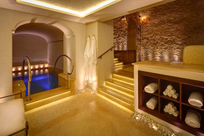 Monastero Santa Rosa Hotel in Italy (39 pics)