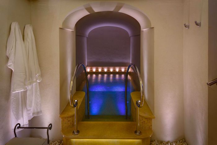 Monastero Santa Rosa Hotel in Italy (39 pics)