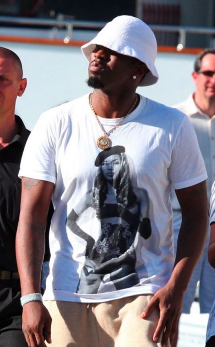 Celebrities Wearing Celebrity T-shirts (49 pics)