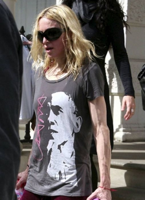 Celebrities Wearing Celebrity T-shirts (49 pics)