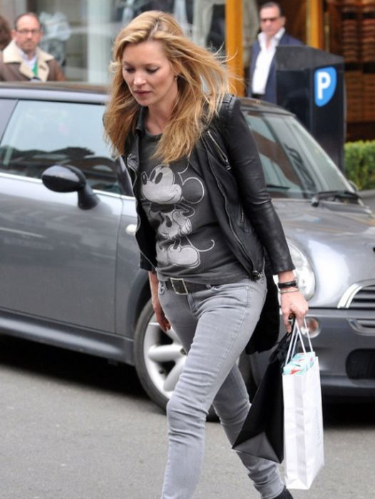 Celebrities Wearing Celebrity T-shirts (49 pics)