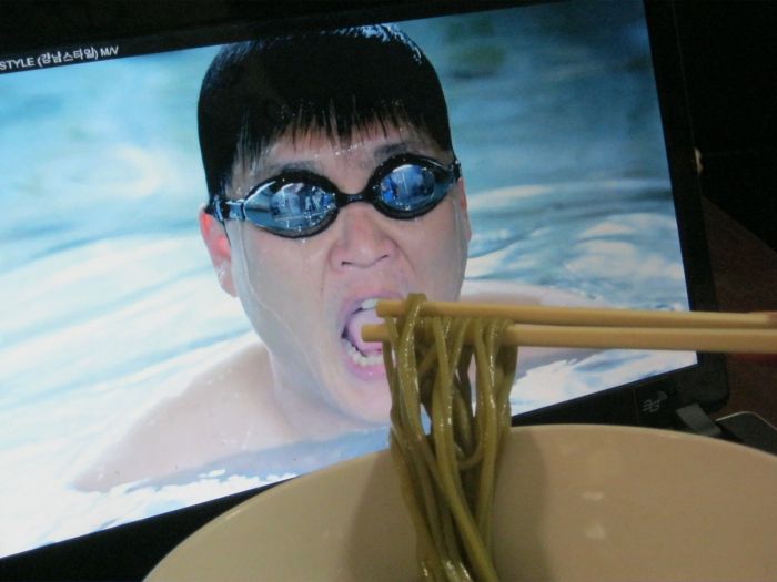Acid Picdump (110 pics)
