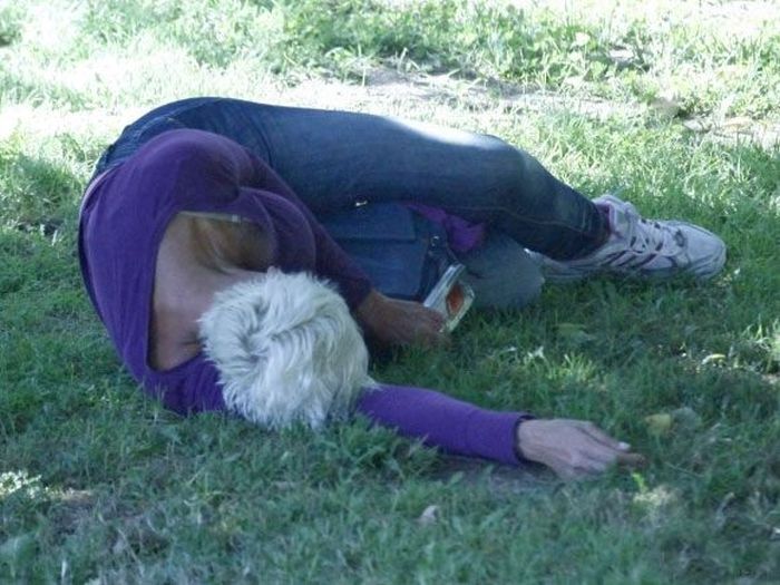 Brigitte Nielsen Drunk in Public Park (14 pics)