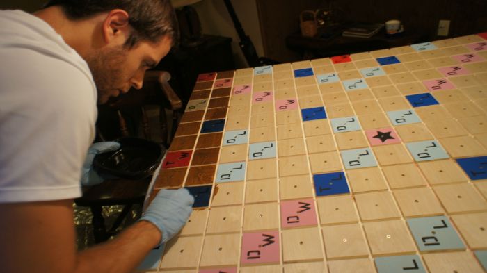 Giant Scrabble Board (45 pics)
