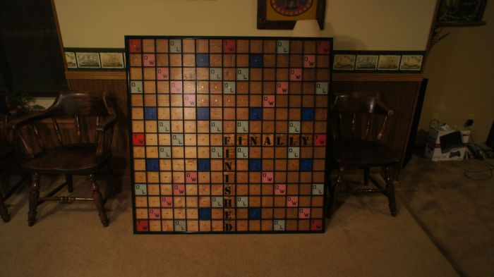 Giant Scrabble Board (45 pics)