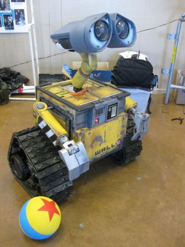 Real Life WALL-E (8 pics)