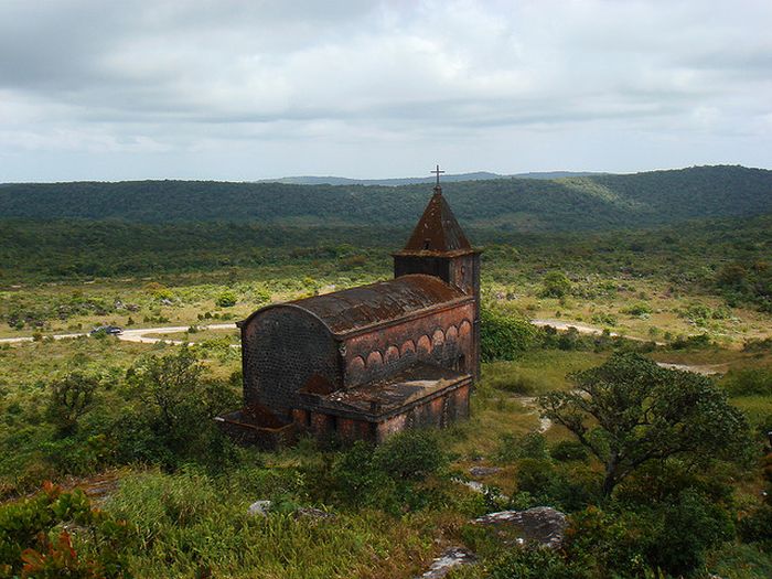 Bokor Hill Station. Abandoned Town in Cambodia (33 pics)