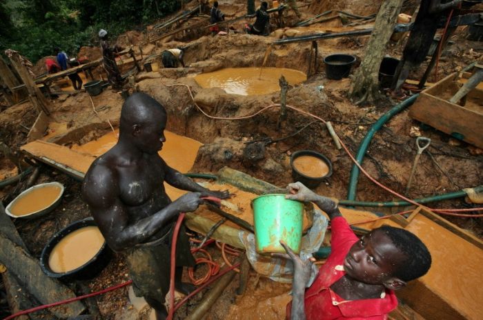 Gold Mining in Ghana (34 pics)