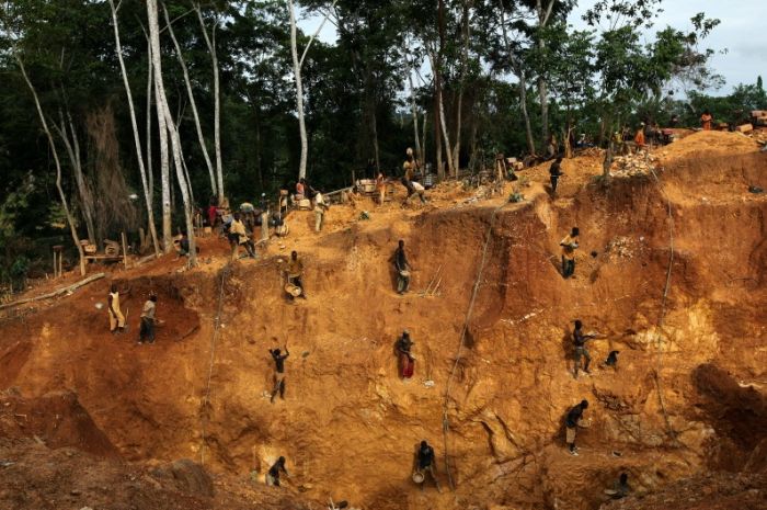 Gold Mining in Ghana (34 pics)