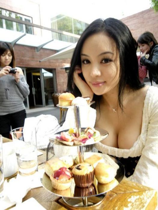 Beautiful Girls (54 pics)