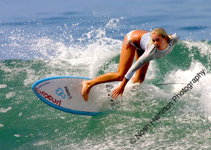 One-Armed Surfer Bethany Hamilton (21 pics)