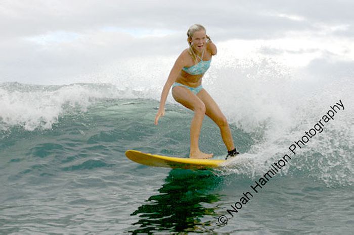 One-Armed Surfer Bethany Hamilton (21 pics)