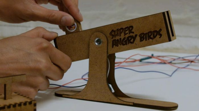 Super Angry Birds Controller (5 pics + video)