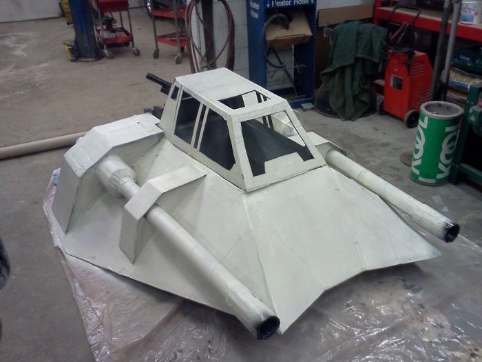 Cardboard Snow Speeder for Downhill Race (17 pics)