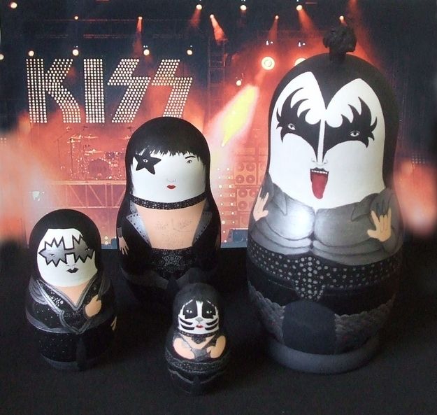 Pop-culture Nesting Dolls (16 pics)