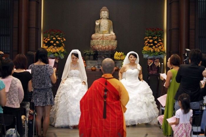 Taiwan's First Same Sex Wedding (13 pics)