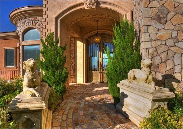 Amazing Mansion in Nevada (20 pics)