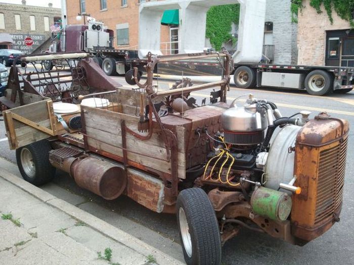 Minnesota Farmer Builds a Roadster (9 pics)