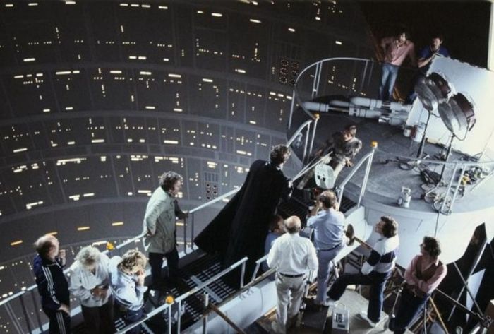 Behind the Scenes of the Famous Movies (26 pics)