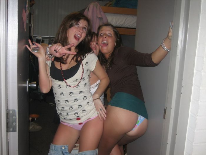 Party Girls (56 pics)