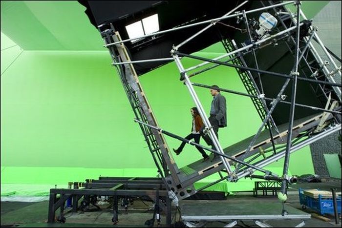 Behind the Scenes of the Famous Movies. Part 3 (87 pics)