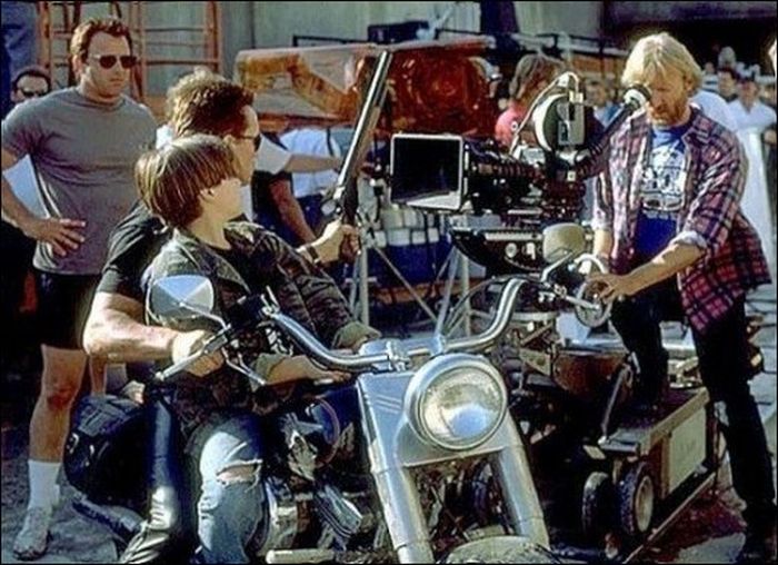 Behind the Scenes of the Famous Movies. Part 3 (87 pics)