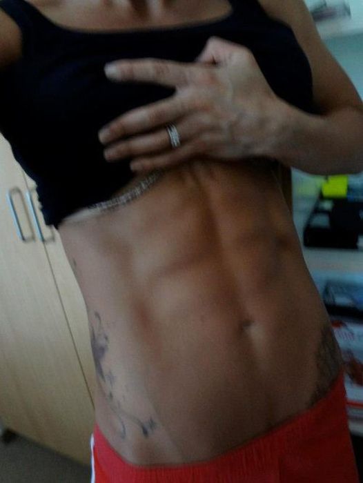 Girls with Abs, Hot or Not? (45 pics)