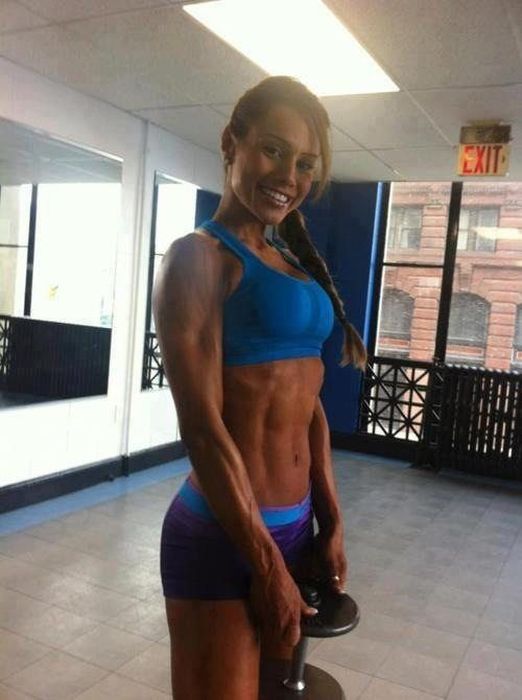 Girls with Abs, Hot or Not? (45 pics)