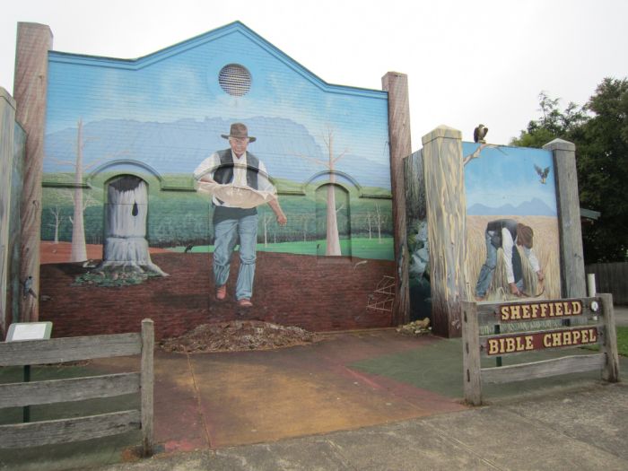Wall Art in the Tasmanian City of Sheffield (22 pics)