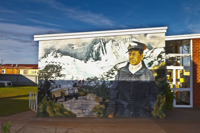 Wall Art in the Tasmanian City of Sheffield (22 pics)