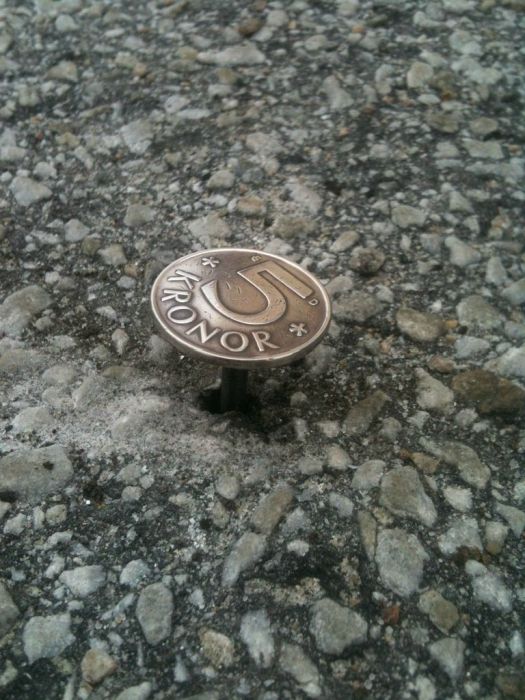 Classic Coin Prank (12 pics)