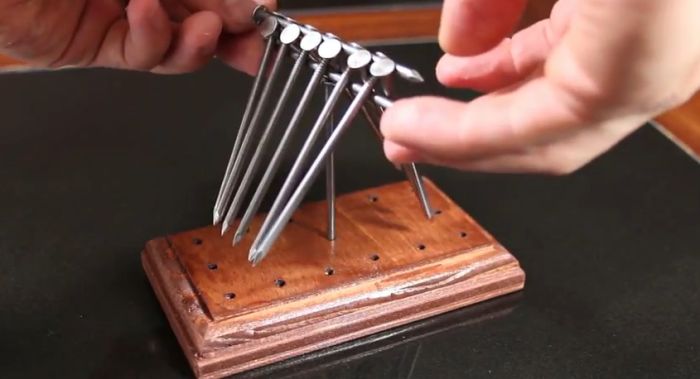 15 Nails Balance Trick (31 pics)