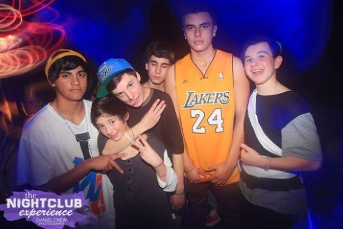 Kids at Night Clubs (29 pics)
