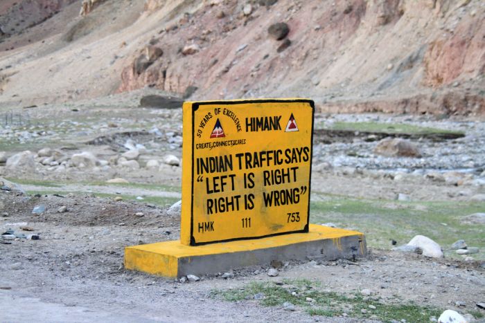 Warning Road Signs in India (30 pics)