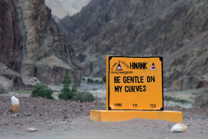 Warning Road Signs in India (30 pics)