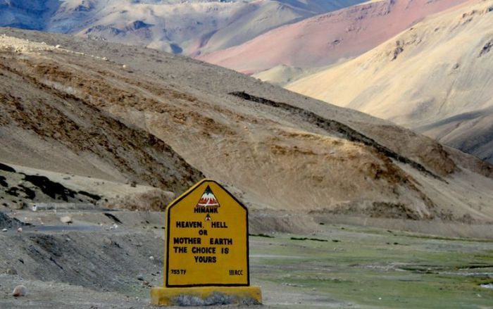 Warning Road Signs in India (30 pics)