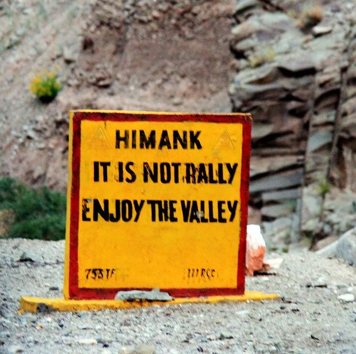 Warning Road Signs in India (30 pics)
