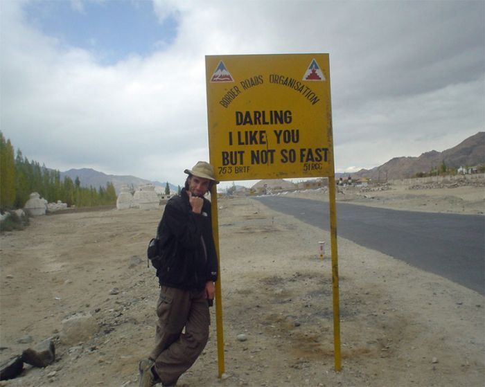 Warning Road Signs in India (30 pics)