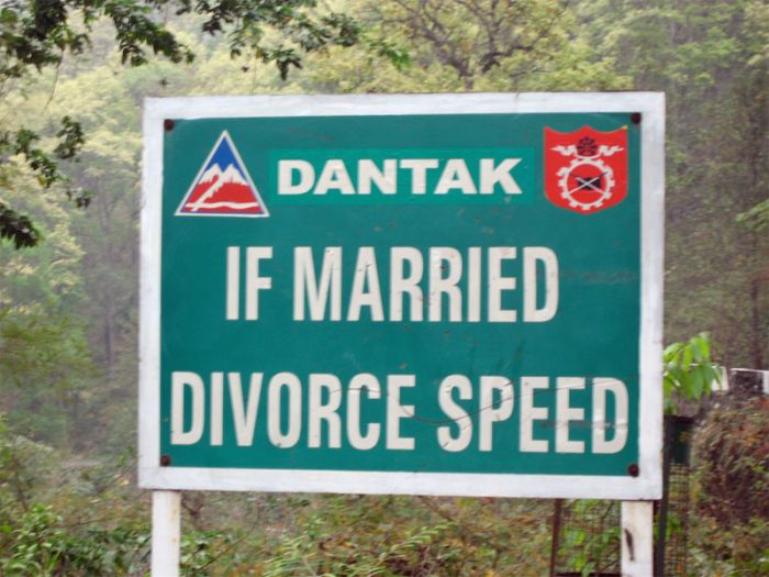 Warning Road Signs in India (30 pics)