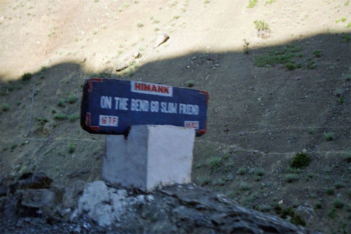 Warning Road Signs in India (30 pics)