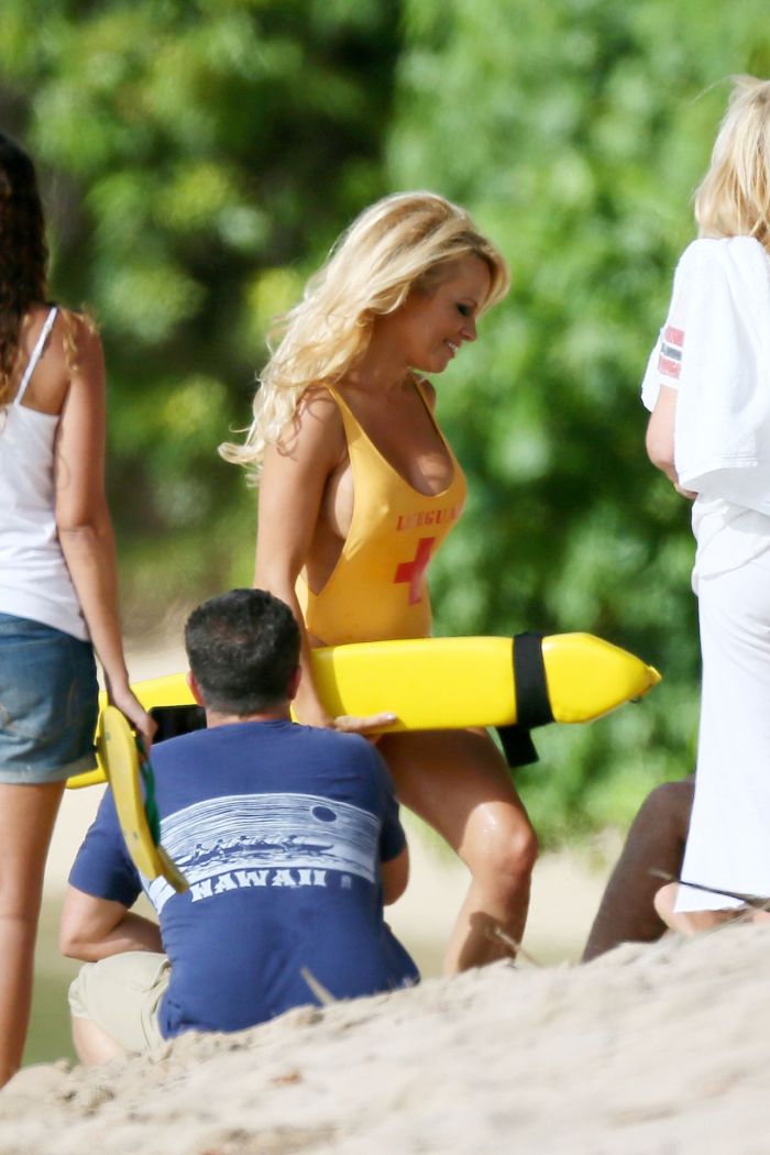 Pamela Anderson in Lifeguard Suit (6 pics)