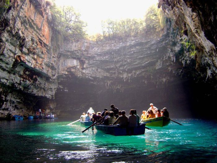 Melissani Cave (22 pics)