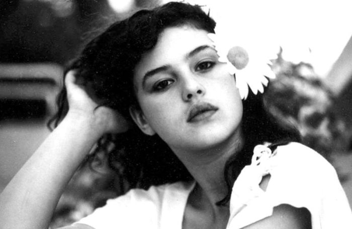 Beautiful Black and White Photos of Monica Bellucci (39 pics)