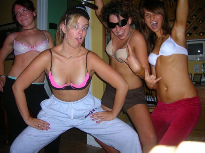 Party Girls (49 pics)
