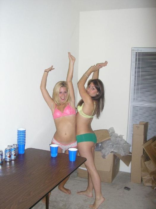 Party Girls (49 pics)
