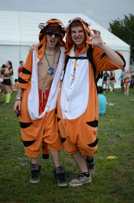 Ravers (64 pics)