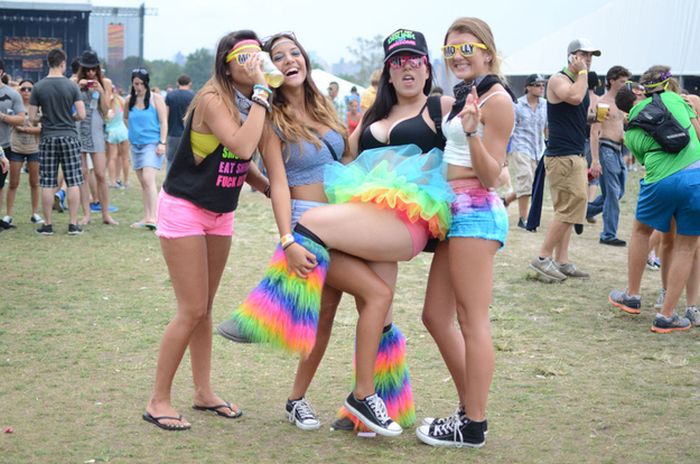 Ravers (64 pics)