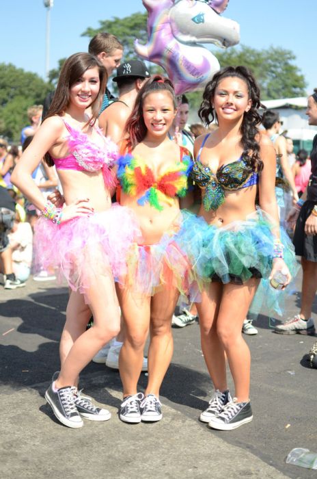 Ravers (64 pics)