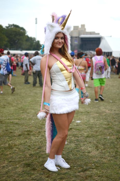 Ravers (64 pics)