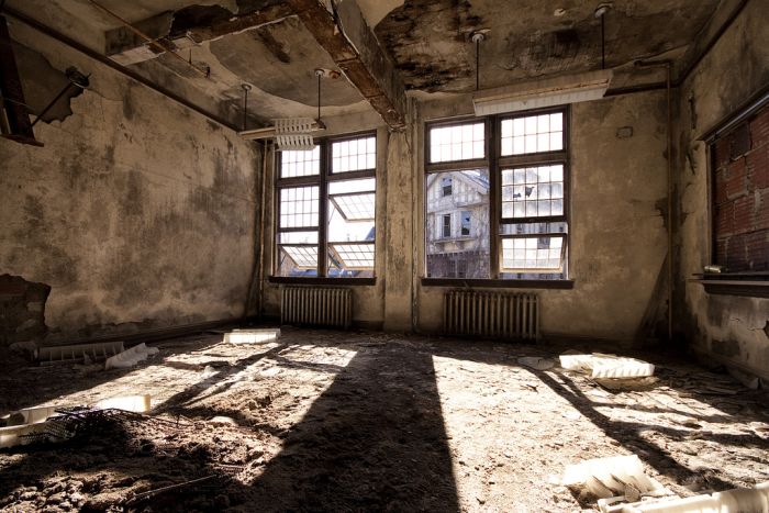 Abandoned School for Girls (60 pics)